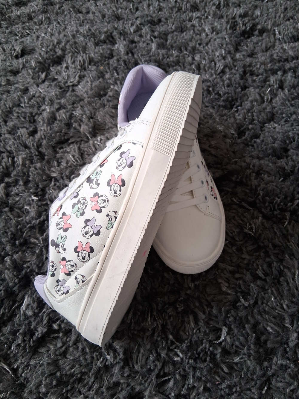 Woman White Minnie Mouse Print Sneakers - Lilac Accent